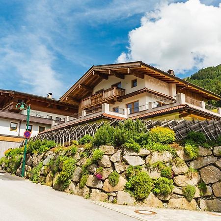 Haus Sabrina - Ferienwohnungen ซาลบาคฮินเทอร์เกลมม์ ภายนอก รูปภาพ